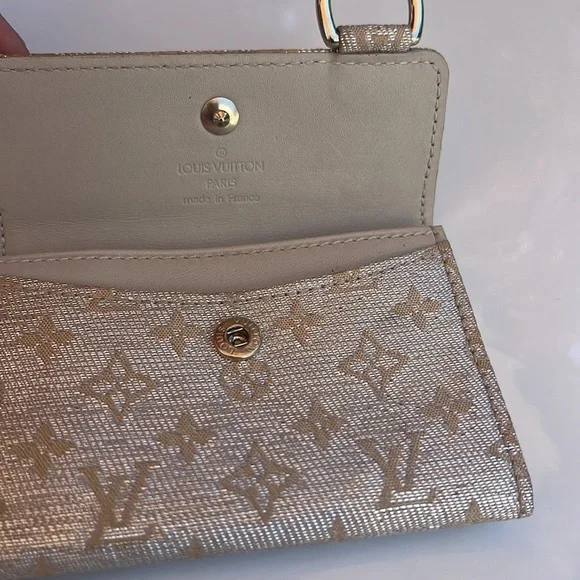 LOUIS VUITTON MINI LIN SHINE MONOGRAM WALLET - Picture 2 of 15